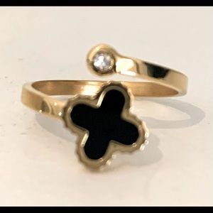 Four leaf clover lucky ring